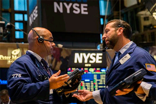 Специалисты на NYSE. Wall Street.